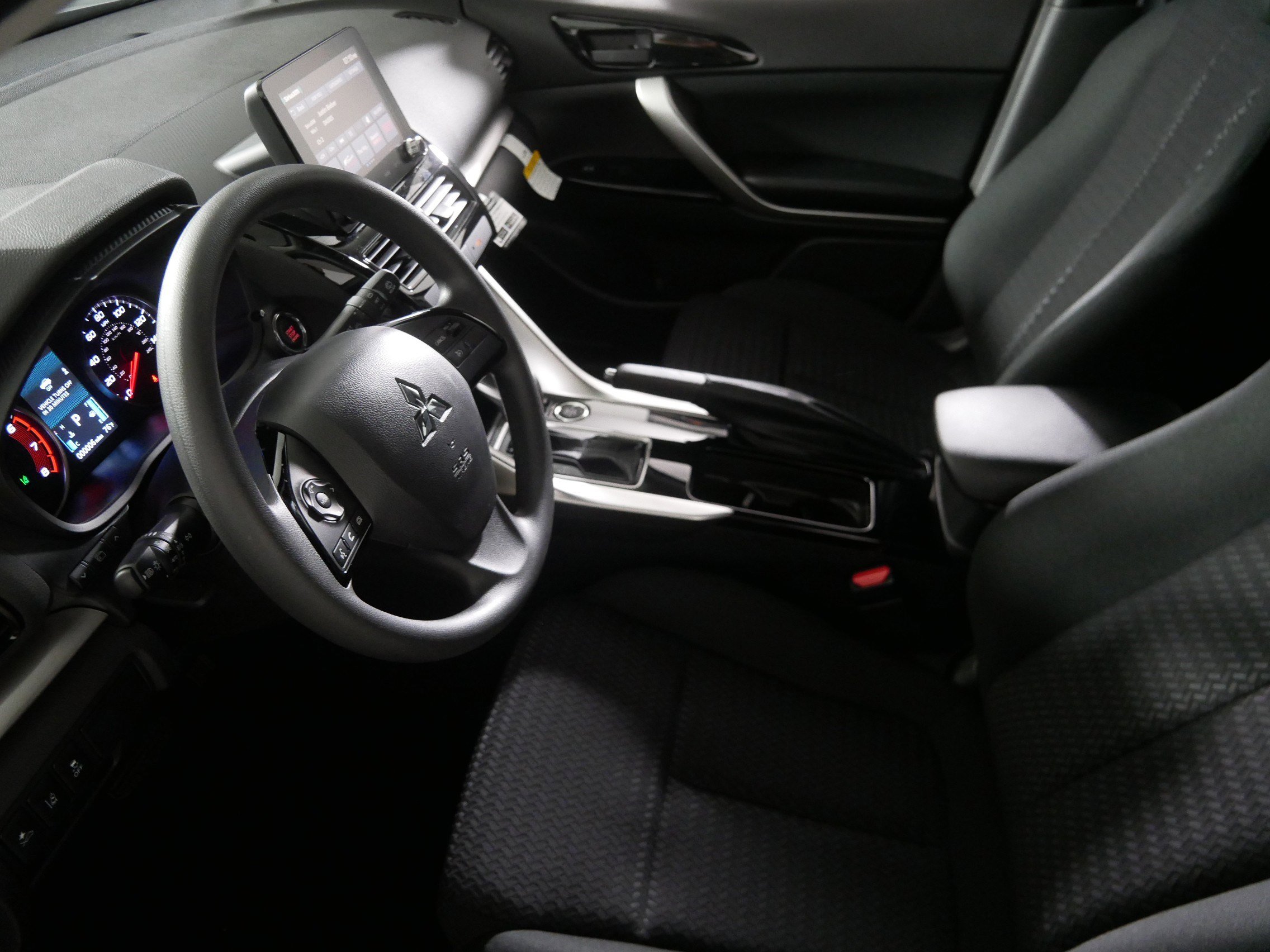 New 2025 Mitsubishi Eclipse Cross LE image 4