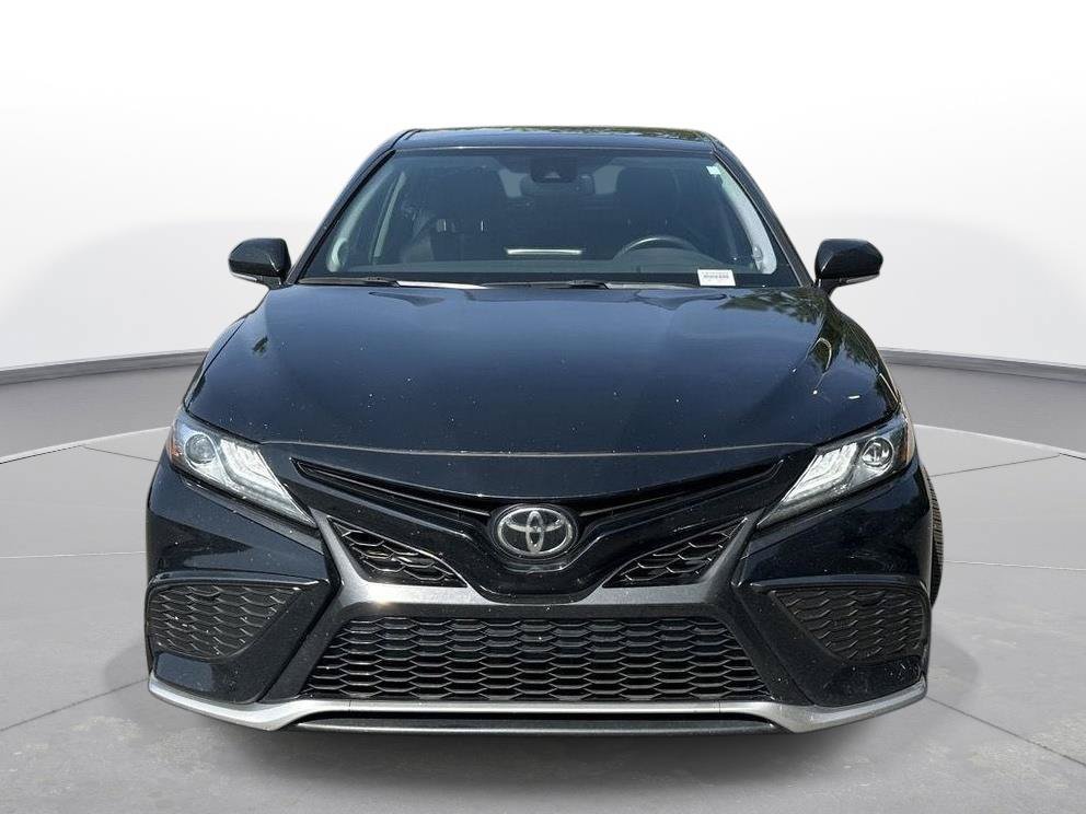 Used 2021 Toyota Camry XSE FWD image 3