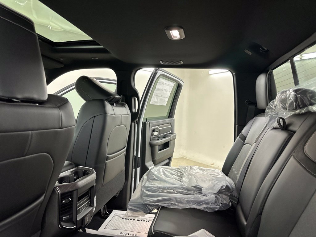 New 2026 RAM 3500 Laramie AWD/4WD image 34