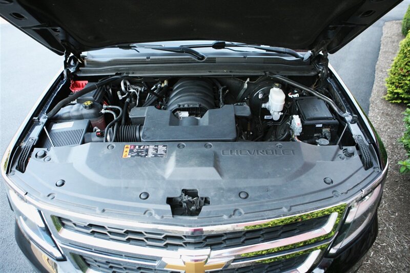 Used 2020 Chevrolet Suburban LS RWD image 7