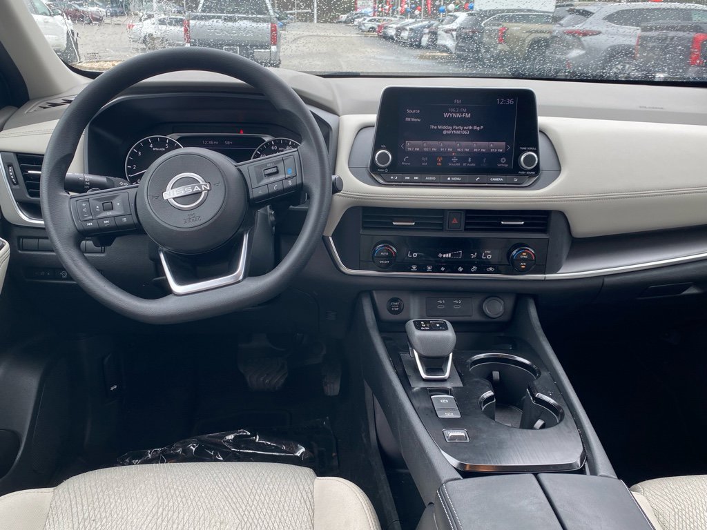 Used 2024 Nissan Rogue SV image 7