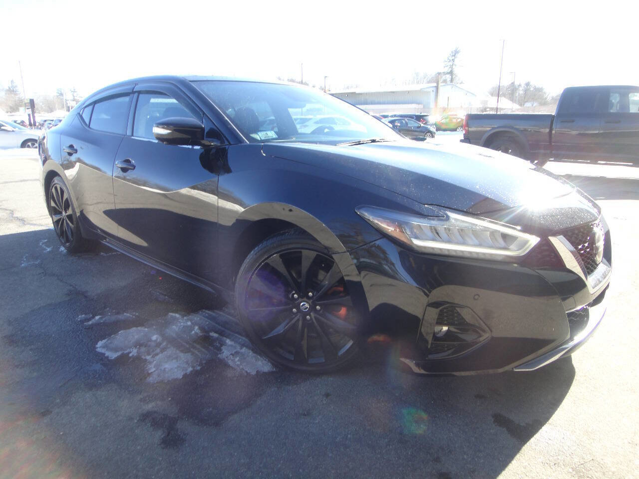 Used 2020 Nissan Maxima SR w/ Sport Mat Group FWD image 3