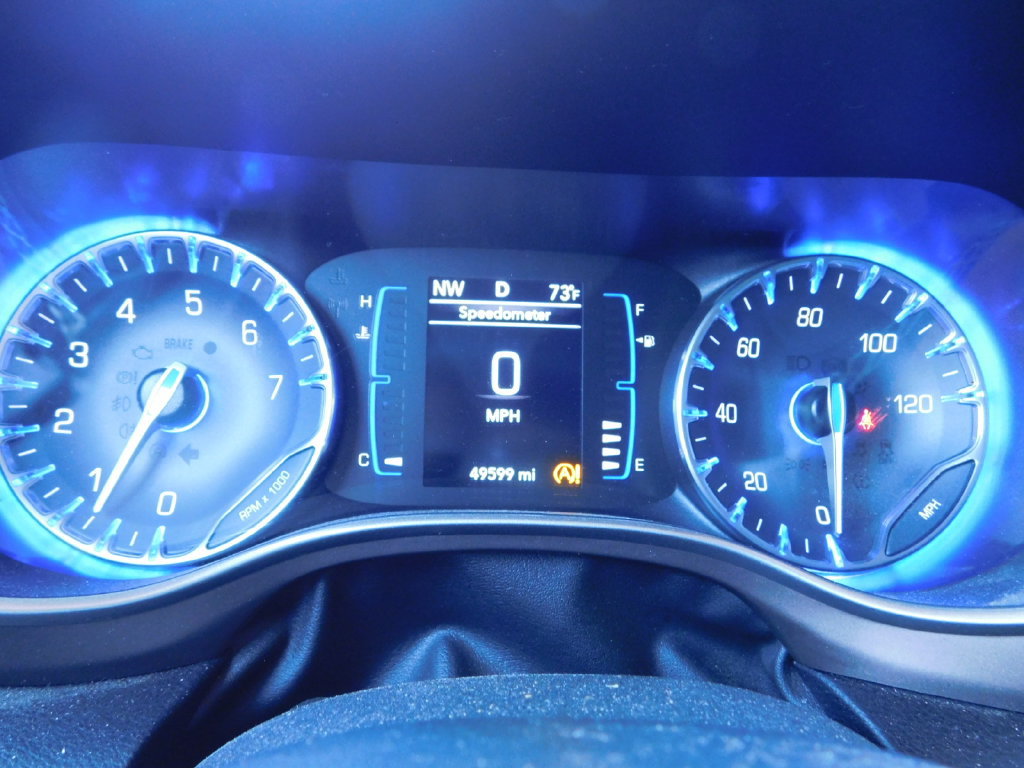 Used 2020 Chrysler Voyager LX w/ Cold Weather Group FWD image 7