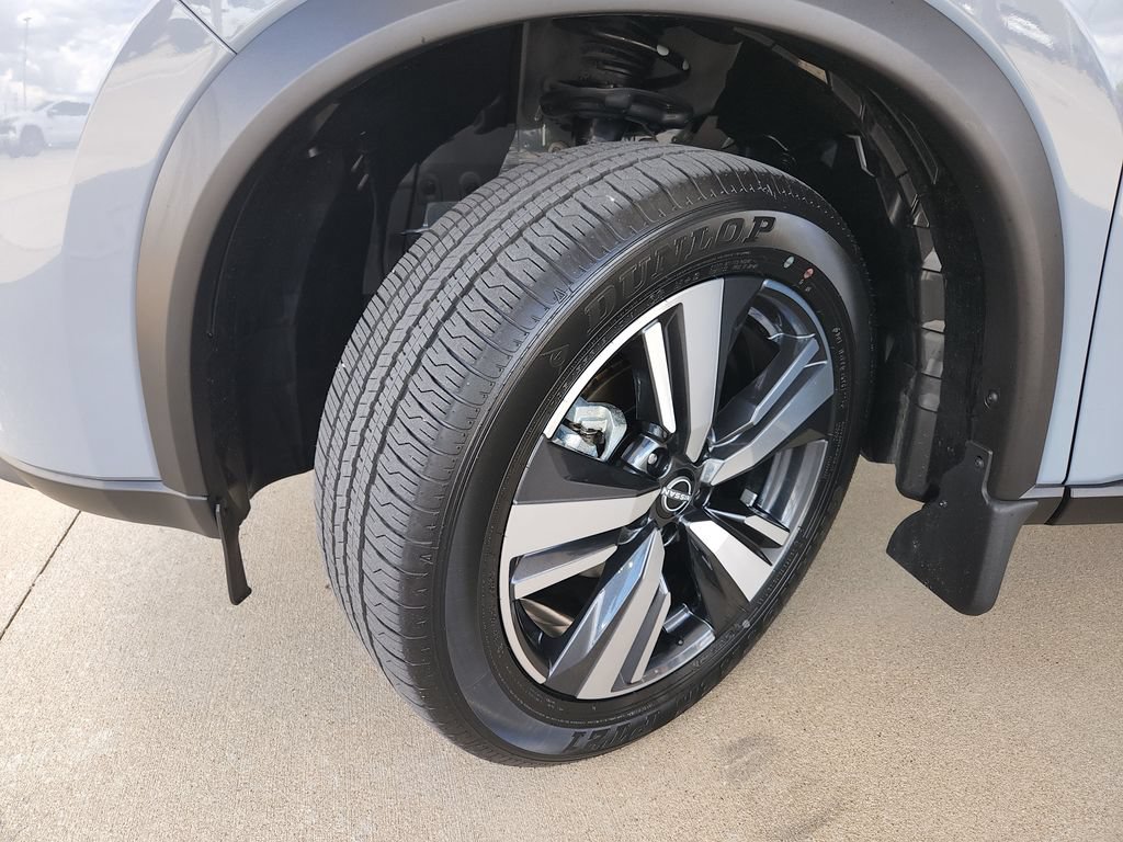 Certified 2025 Nissan Rogue SL AWD/4WD image 33