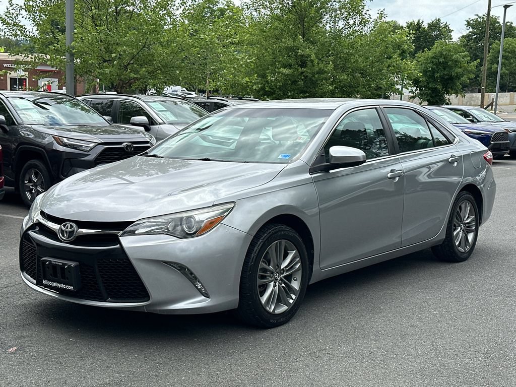 Used 2017 Toyota Camry SE FWD image 2