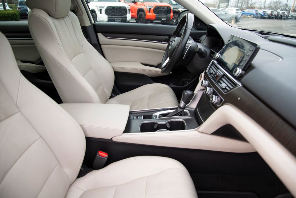 Used 2018 Honda Accord Touring image 21