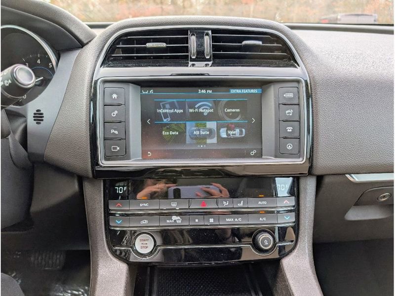 Used 2018 Jaguar F-PACE Prestige image 21