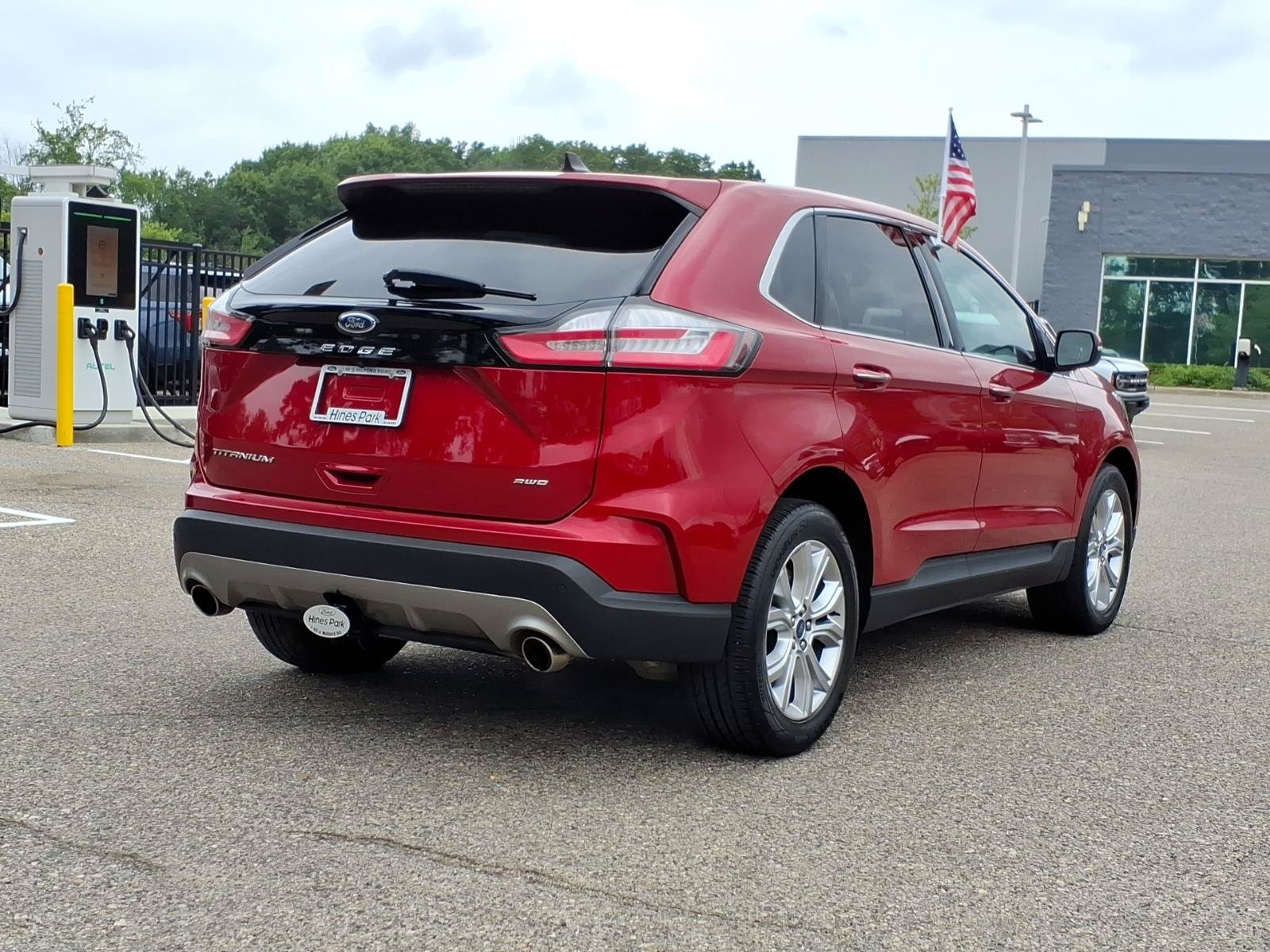 Certified 2022 Ford Edge Titanium w/ Equipment Group 301A AWD/4WD image 7