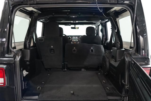 Used 2022 Jeep Wrangler Unlimited Sahara image 34