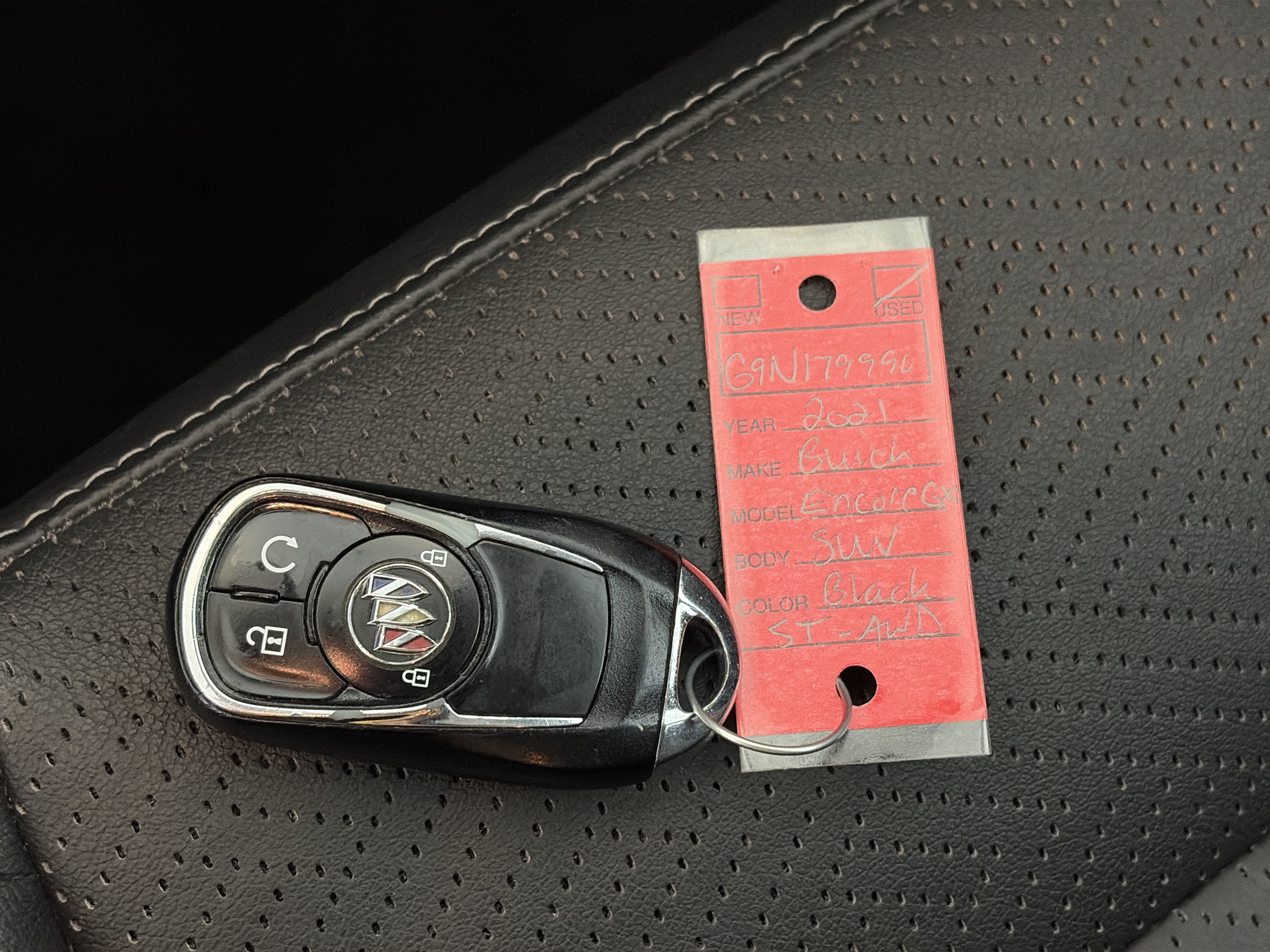 Used 2021 Buick Encore GX Essence w/ Sport Touring Package AWD/4WD image 31