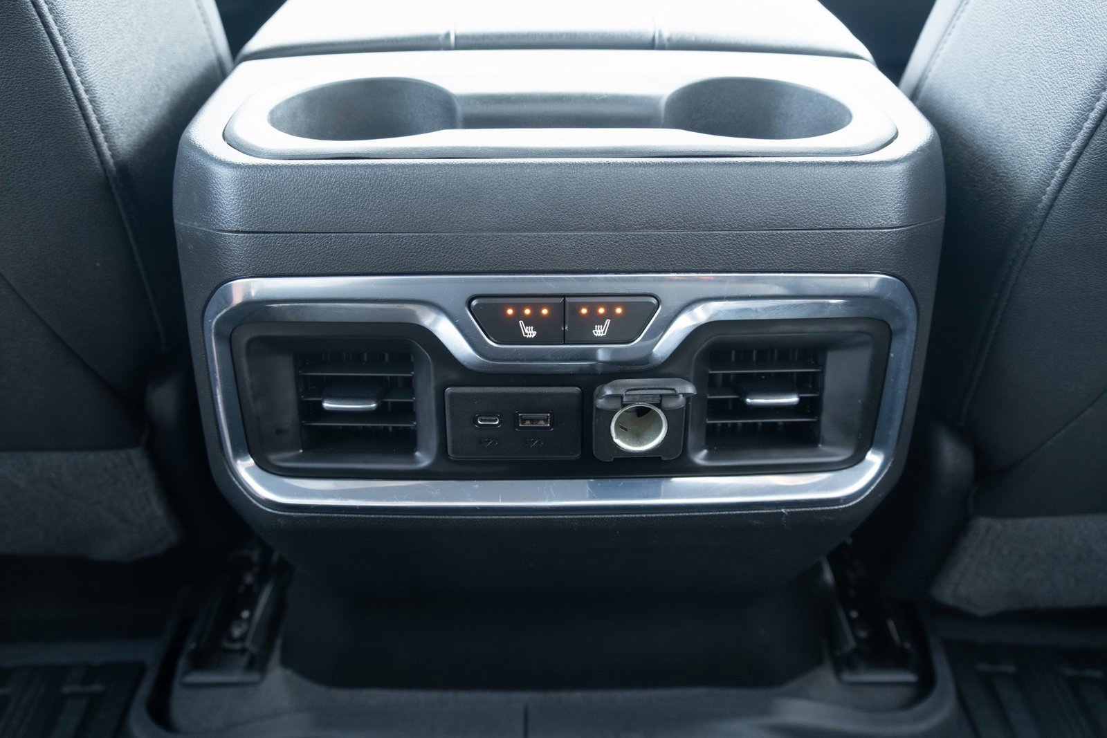 Used 2023 GMC Sierra 3500 SLT w/ SLT Preferred Package image 19