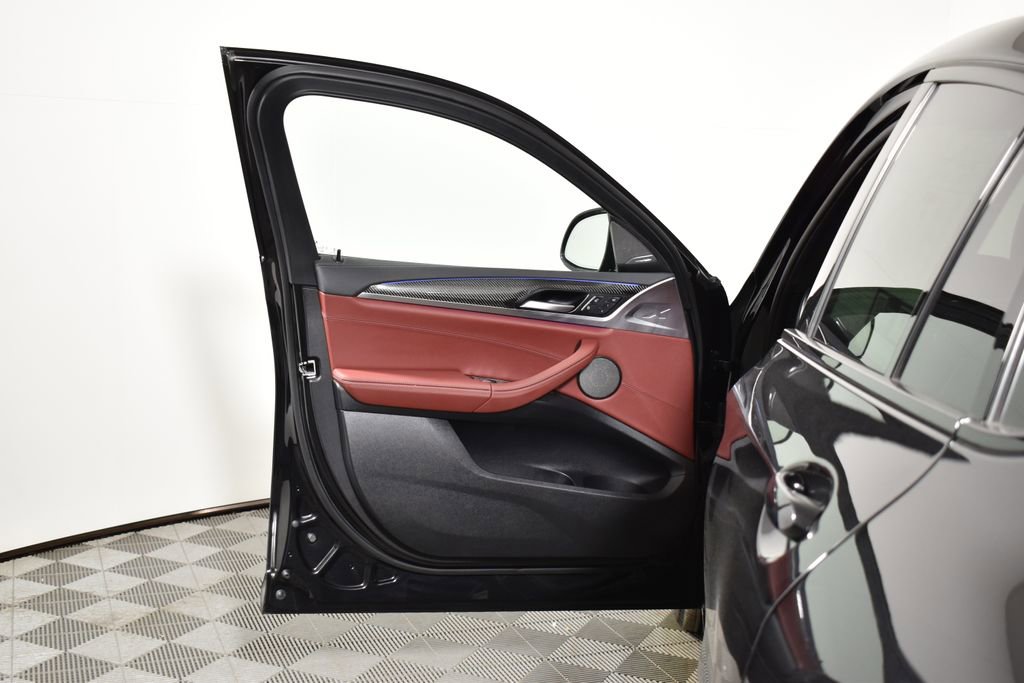 Certified 2024 BMW X4 M40i w/ Premium Package image 28