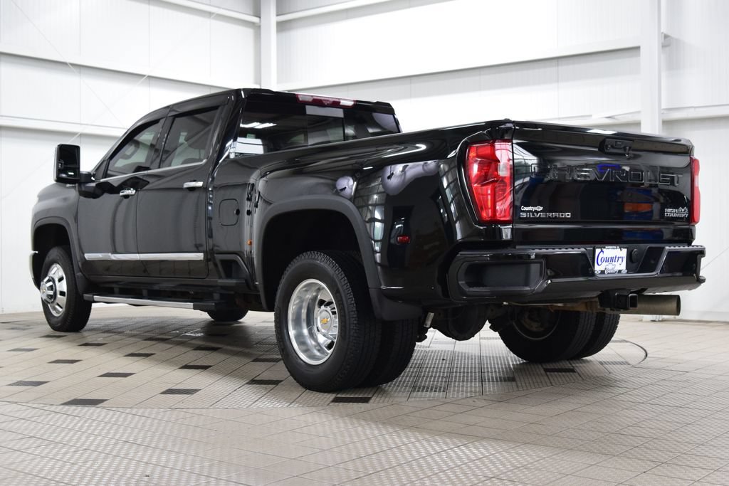 Used 2024 Chevrolet Silverado 3500 High Country w/ High Country Premium Package AWD/4WD image 6