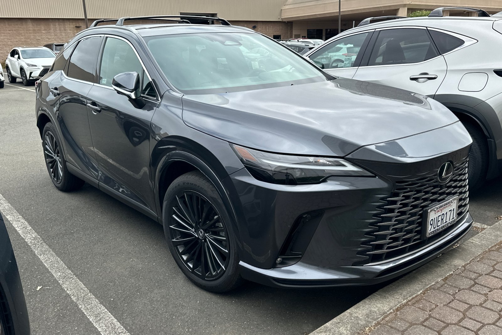 Used 2025 Lexus RX 350h w/ Convenience Package AWD/4WD image 2