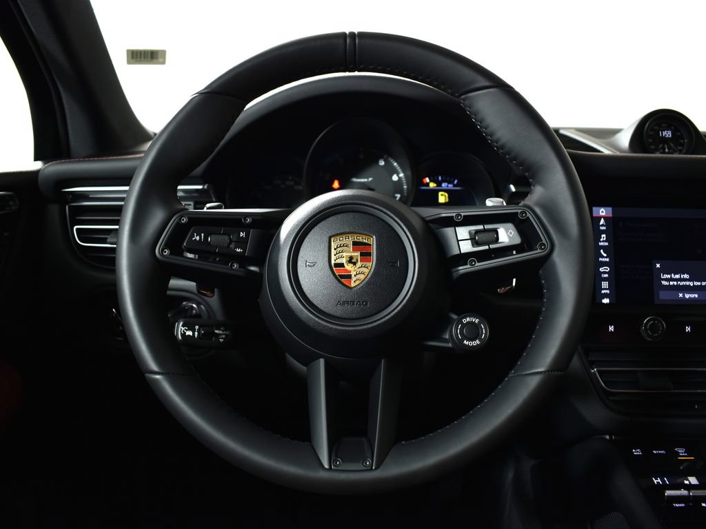 Used 2026 Porsche Macan AWD/4WD image 18