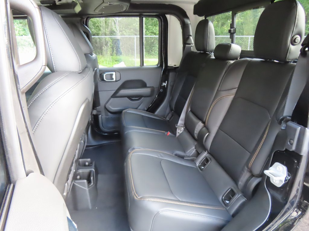 New 2025 Jeep Gladiator High Tide image 24