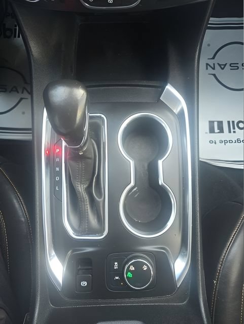Used 2021 Chevrolet Traverse RS AWD/4WD image 19