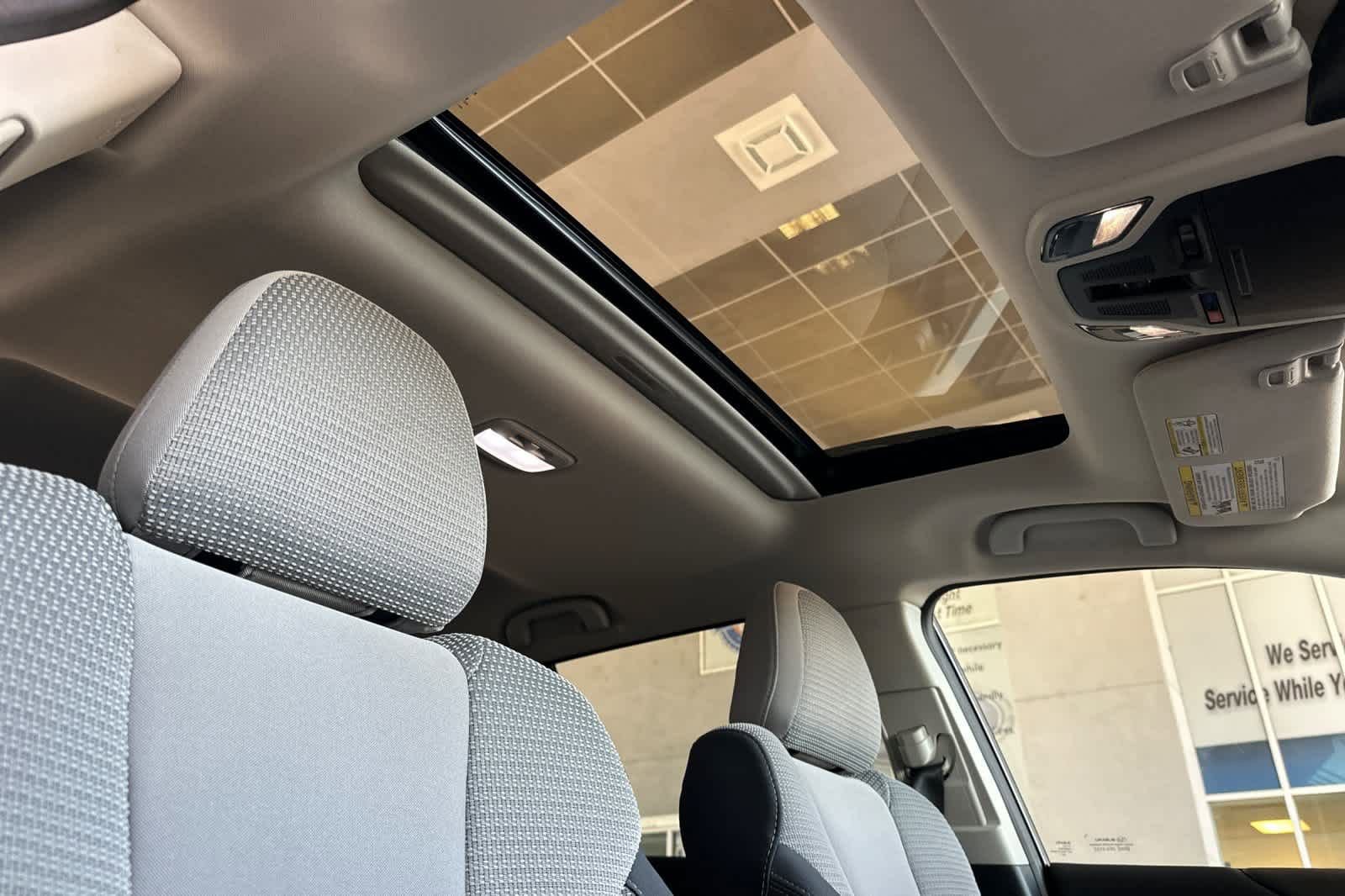 Used 2023 Subaru Outback Premium AWD/4WD image 17