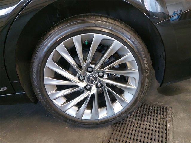 Used 2019 Lexus ES 300h image 33