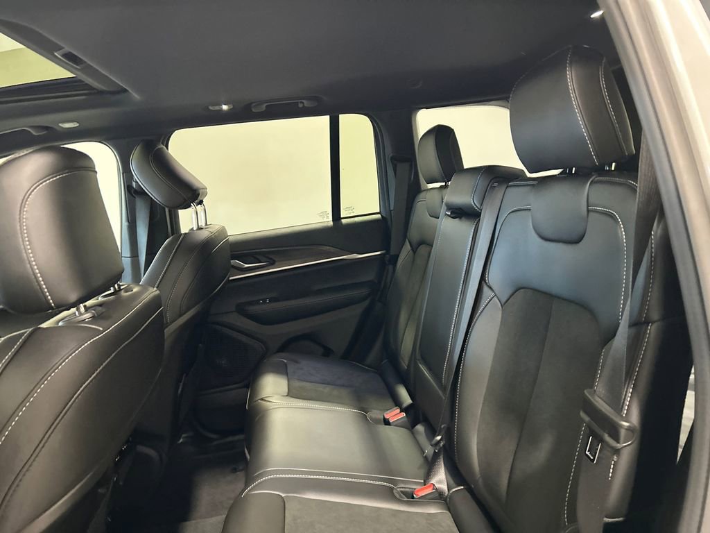 New 2026 Jeep Grand Cherokee Altitude image 31