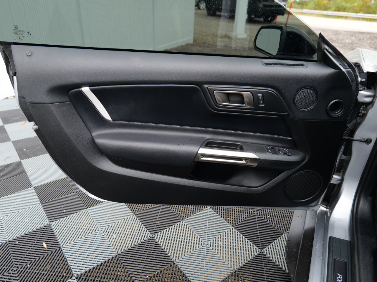 Used 2021 Ford Mustang Shelby GT500 w/ Technology Package image 12