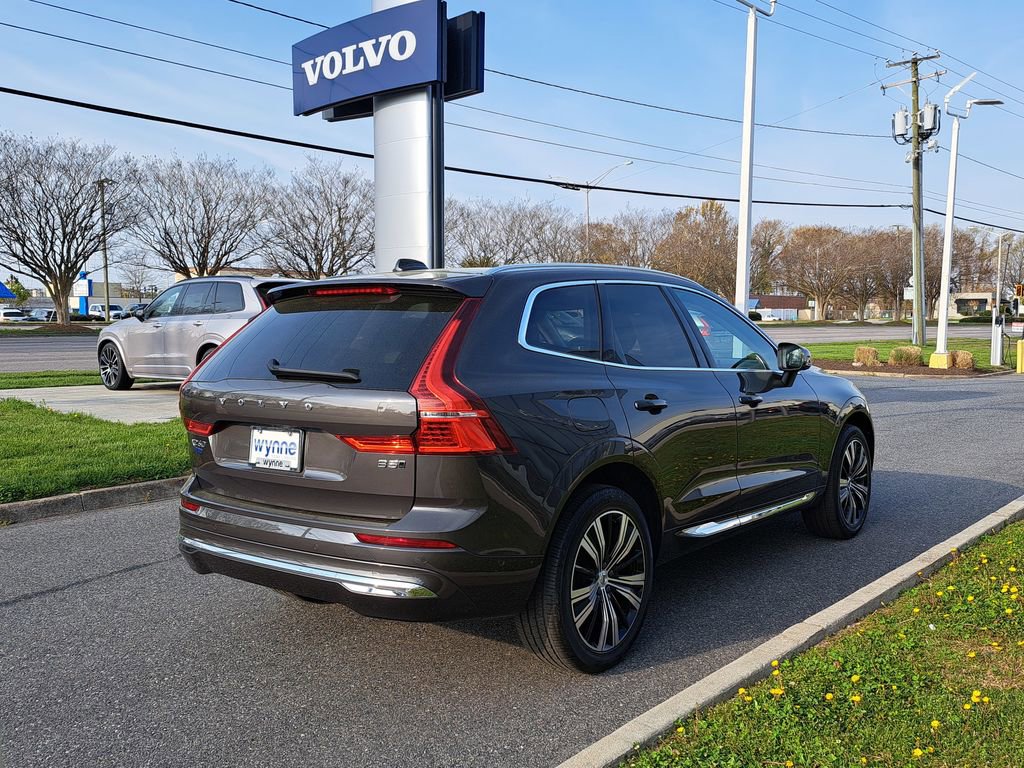 Used 2023 Volvo XC60 B5 Ultimate w/ Climate Package image 4