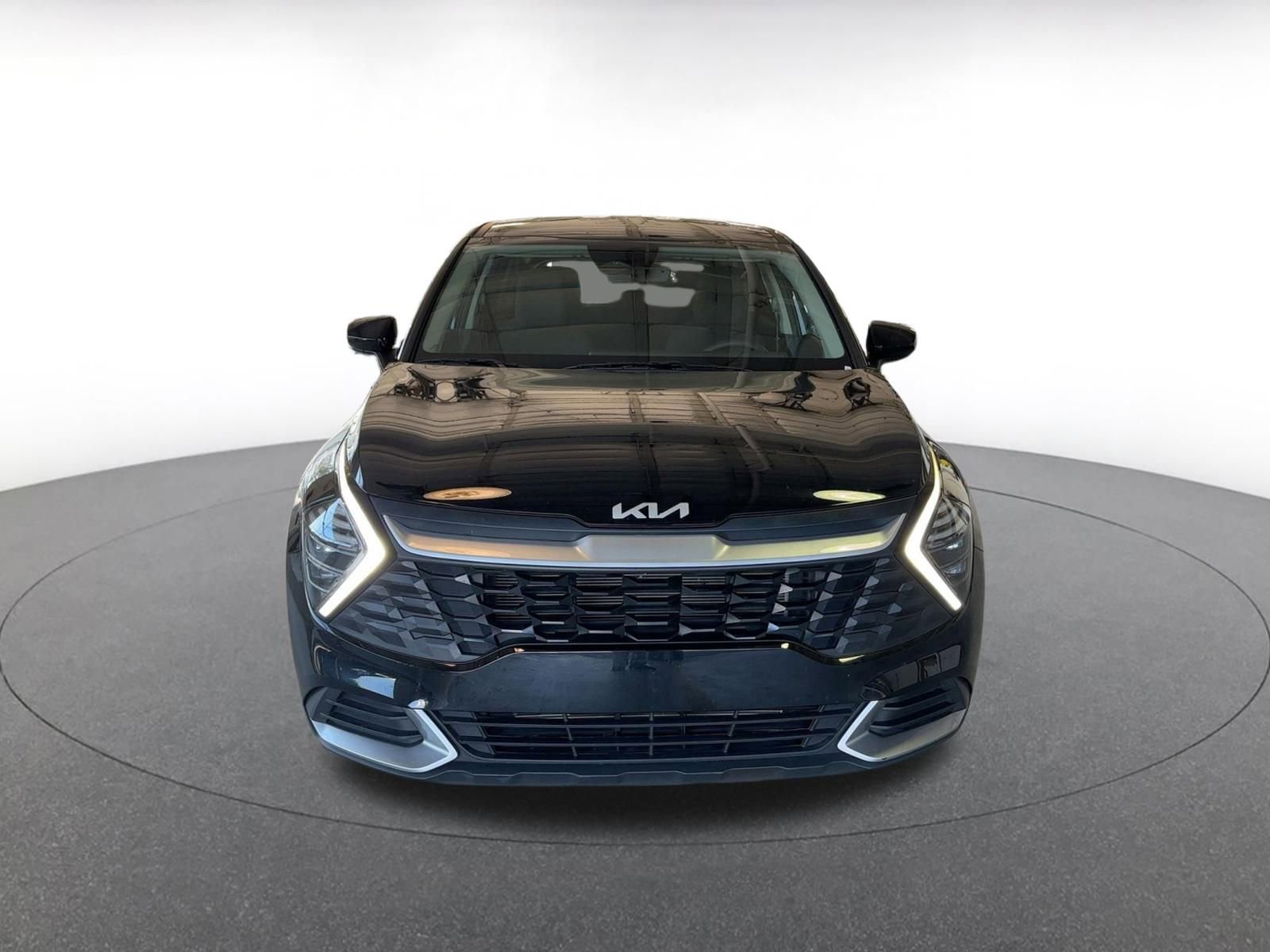 Used 2025 Kia Sportage LX image 5