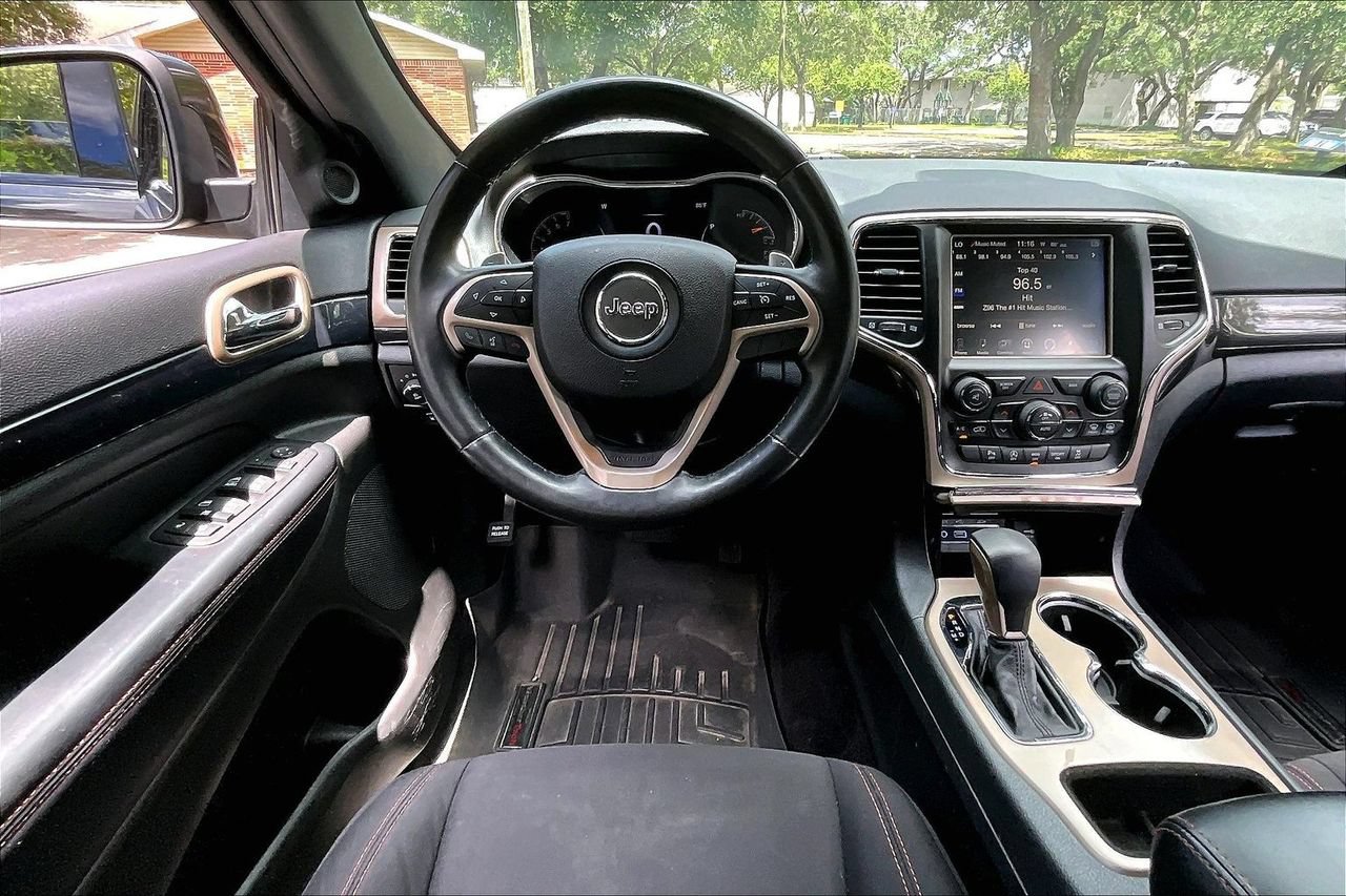 Used 2016 Jeep Grand Cherokee Laredo 75th Anniversary AWD/4WD image 8