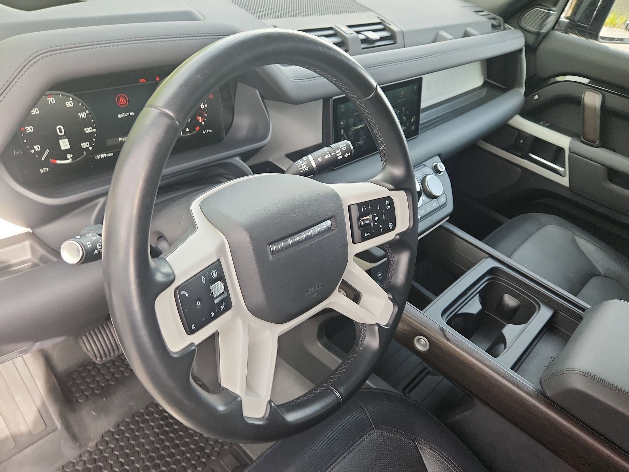 Certified 2024 Land Rover Defender 110 X-Dynamic SE AWD/4WD image 4