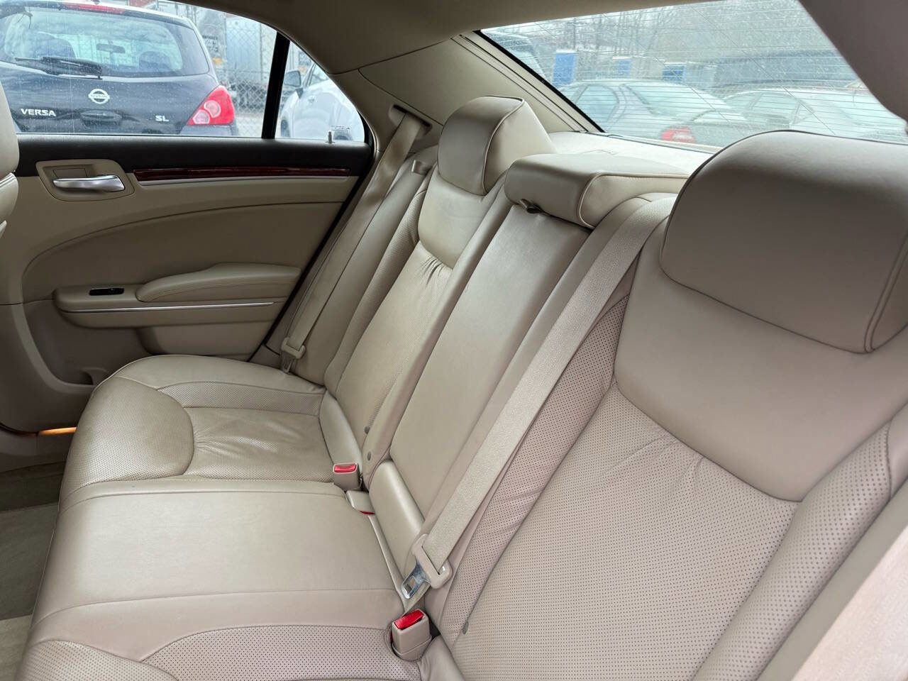 Used 2011 Chrysler 300 C image 16