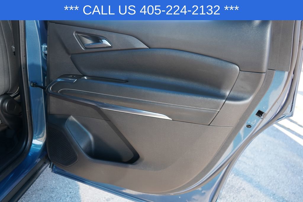 Used 2025 Chevrolet Traverse LT image 24