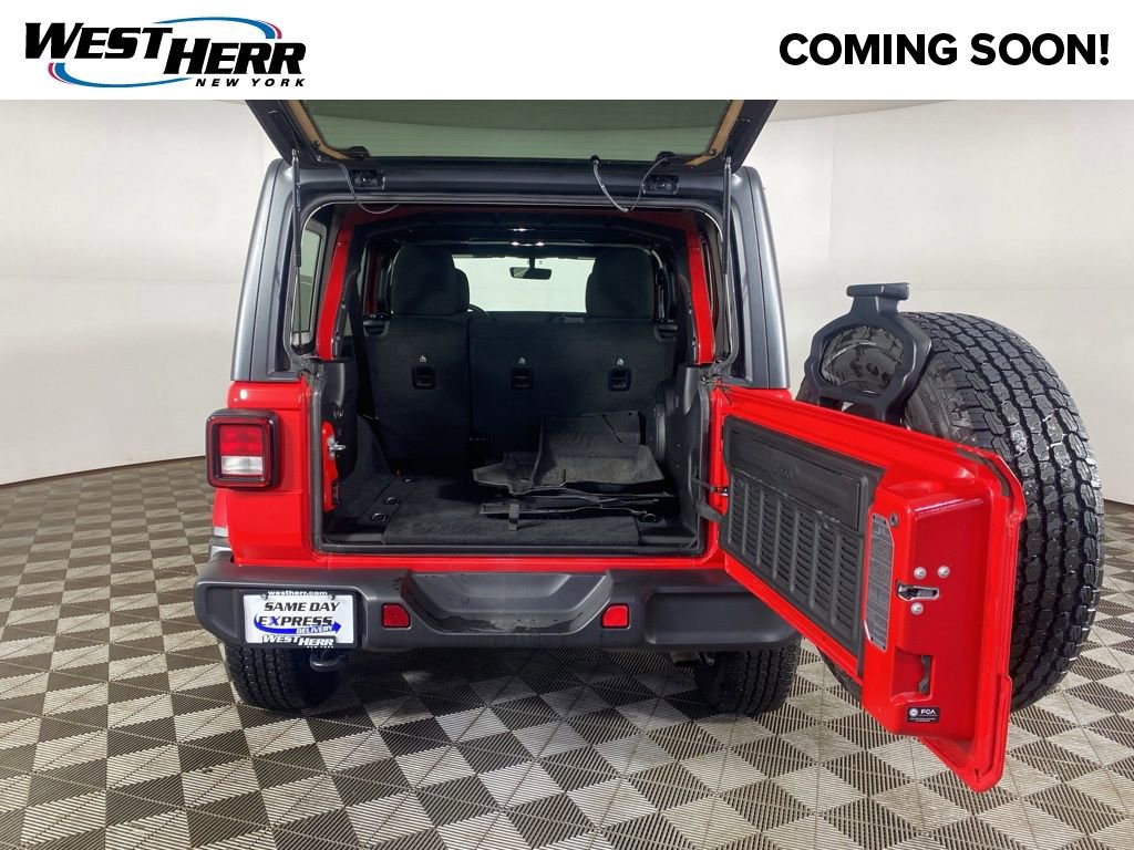 Used 2022 Jeep Wrangler Unlimited Sahara w/ Cold Weather Group image 16