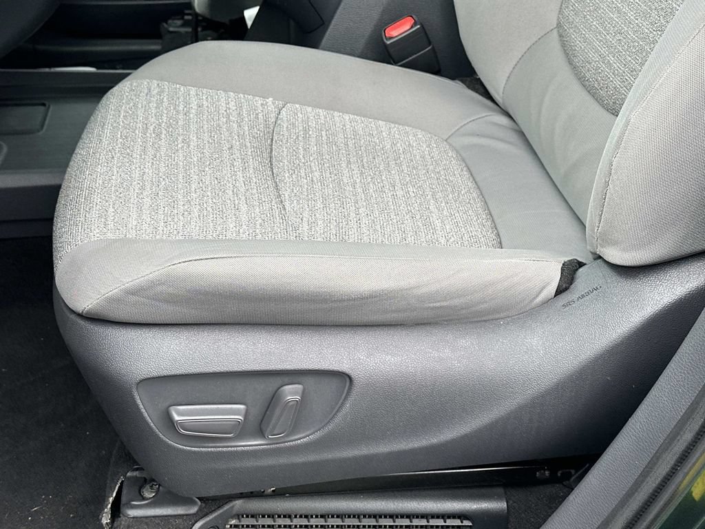 Used 2021 Toyota Sienna LE FWD image 18