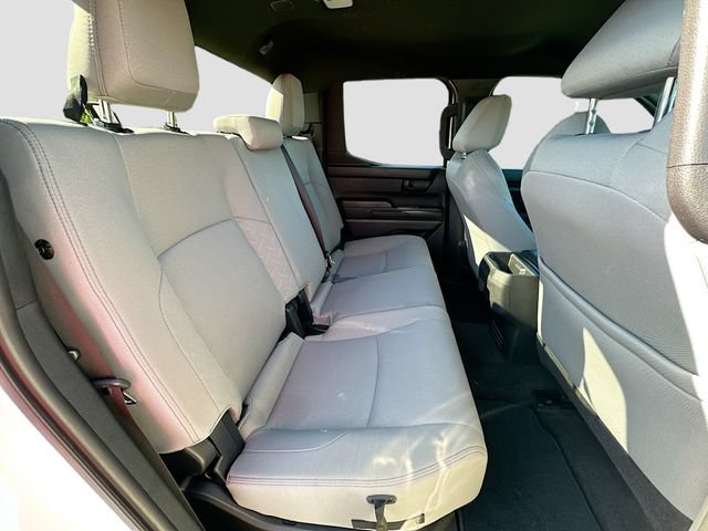Used 2025 Toyota Tacoma SR5 AWD/4WD image 25