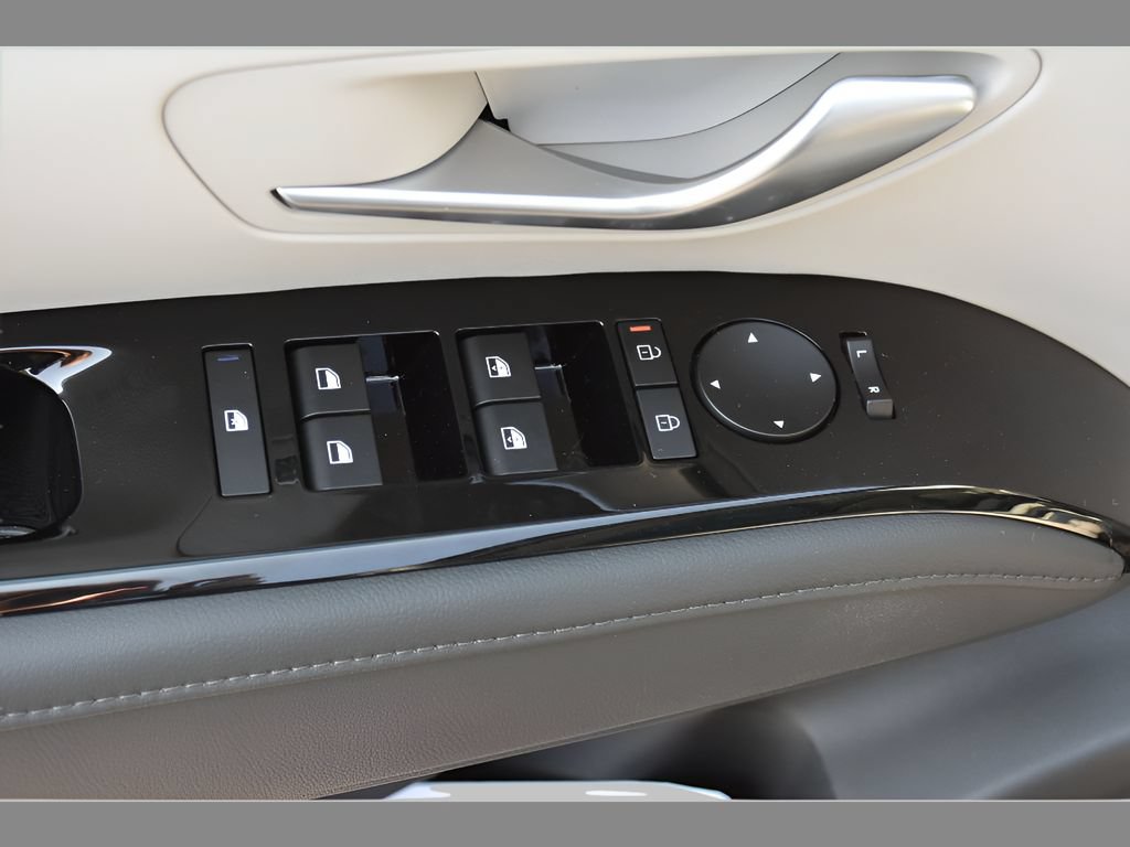 Used 2025 Hyundai Tucson Limited FWD image 18
