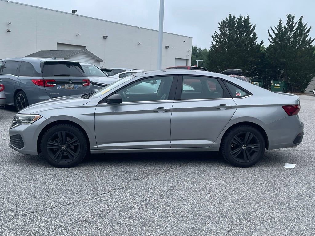 Used 2022 Volkswagen Jetta SE w/ Panoramic Sunroof Package FWD image 7