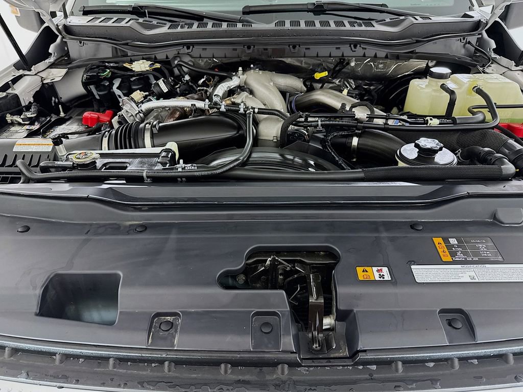 Used 2024 Ford F350 Platinum w/ FX4 Off-Road Package image 27