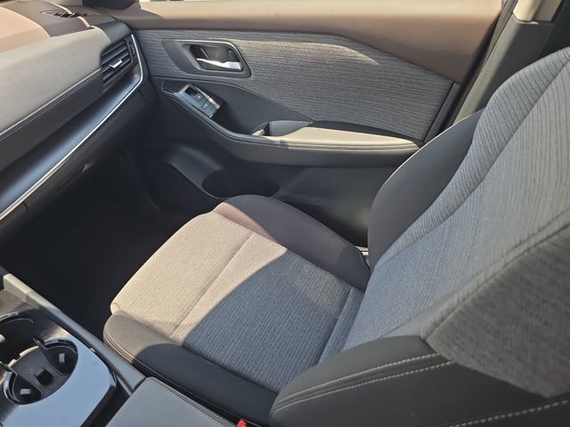 Certified 2023 Nissan Rogue SV FWD image 15