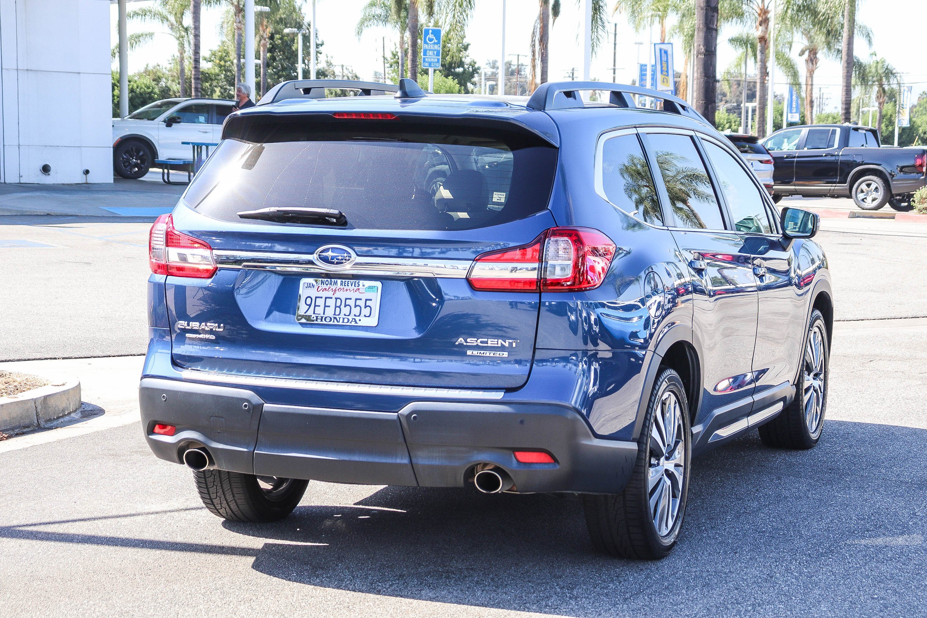Used 2022 Subaru Ascent Limited w/ Technology Package AWD/4WD image 11