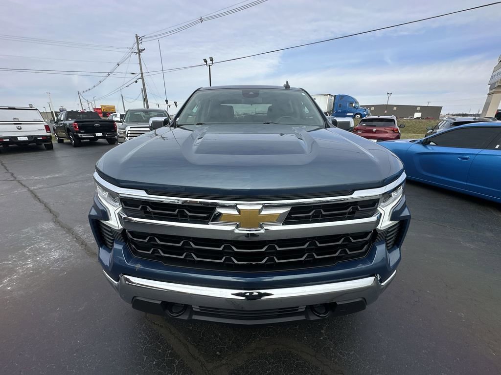 Used 2024 Chevrolet Silverado 1500 LT AWD/4WD image 25