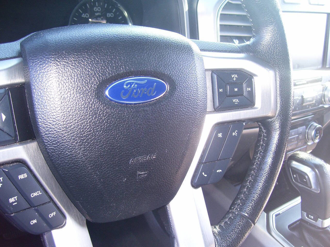 Used 2015 Ford F150 Platinum w/ Technology Package image 14