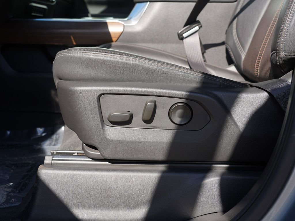 Used 2024 Chevrolet Silverado 2500 High Country w/ Z71 Off-Road Package image 15