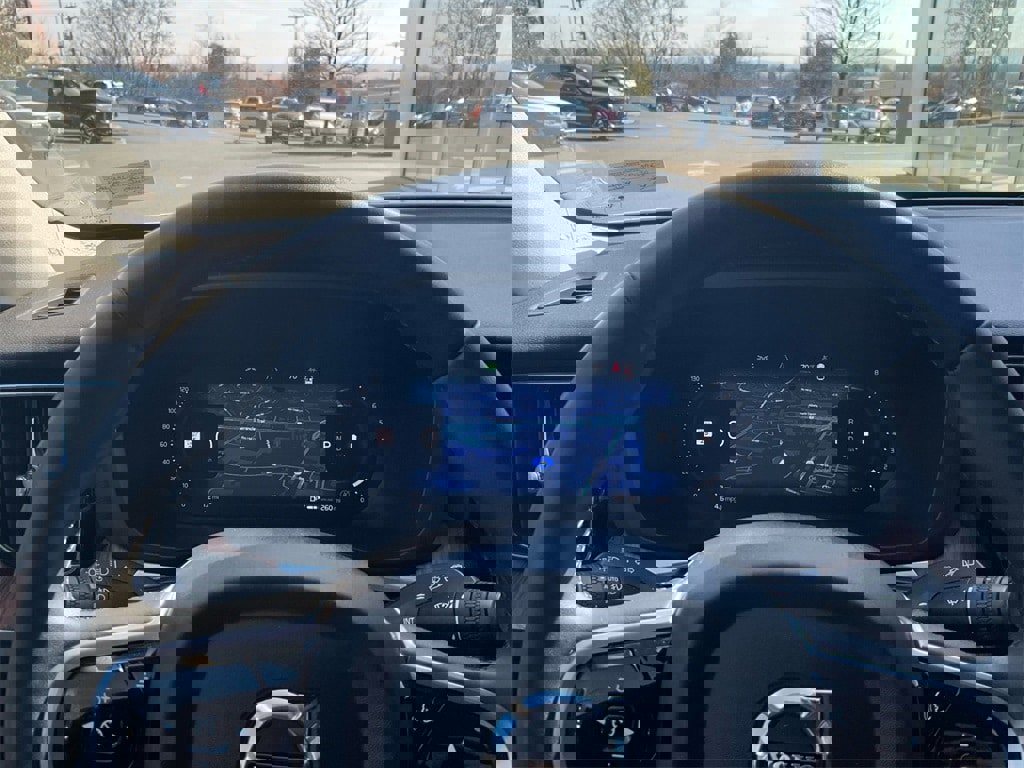 Certified 2023 Volvo XC60 B5 Plus image 18