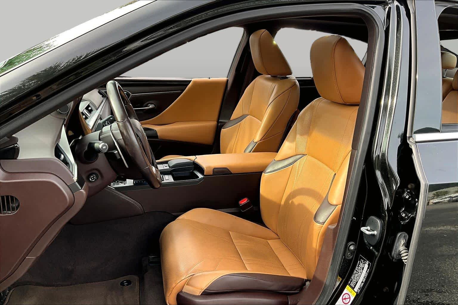 Used 2019 Lexus ES 350 Ultra Luxury w/ Accessory Package 2 FWD image 8