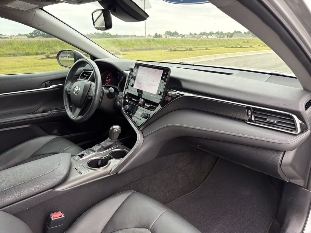 Used 2022 Toyota Camry XSE FWD image 16
