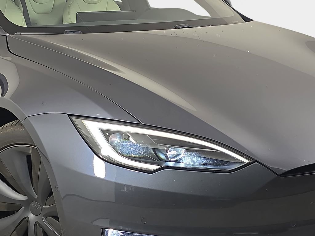 Used 2022 Tesla Model S AWD/4WD image 36