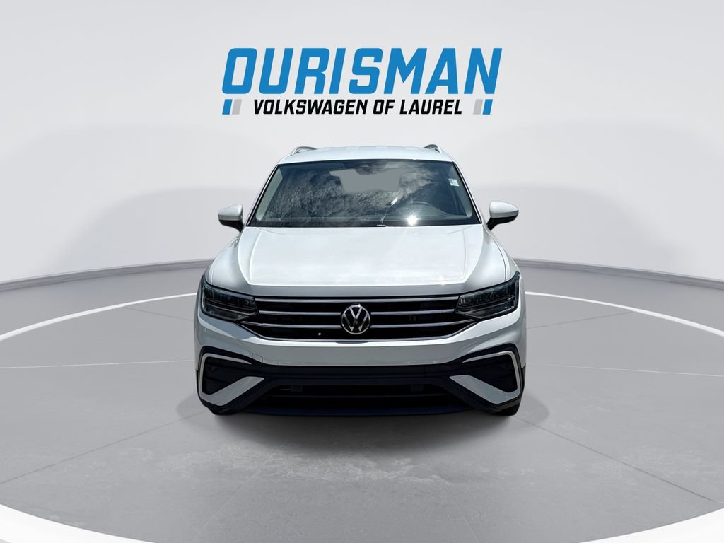 Used 2023 Volkswagen Tiguan SE FWD image 3