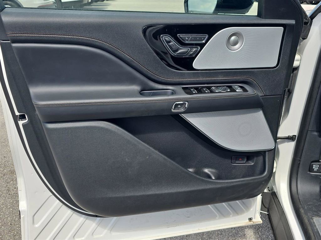 New 2025 Lincoln Aviator Black Label w/ Black Label Special Edition image 17