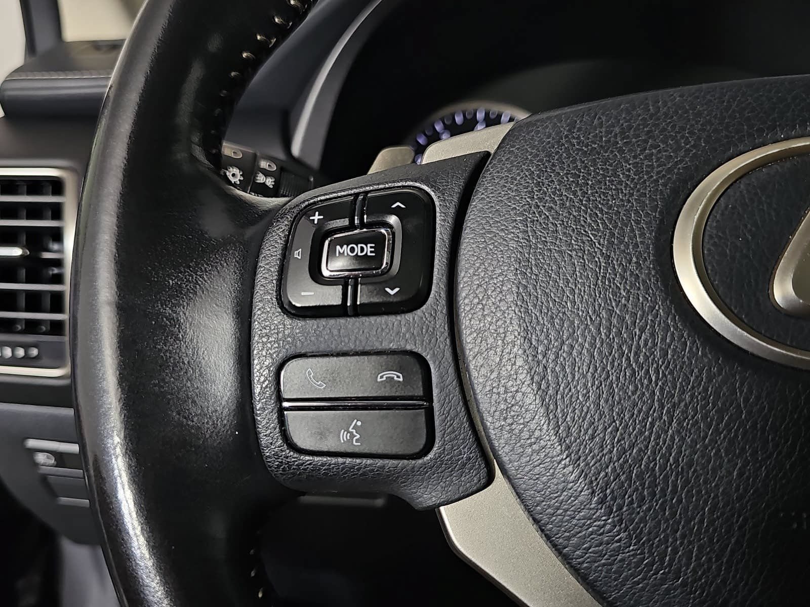 Used 2018 Lexus NX 300 FWD w/ Premium Package image 16