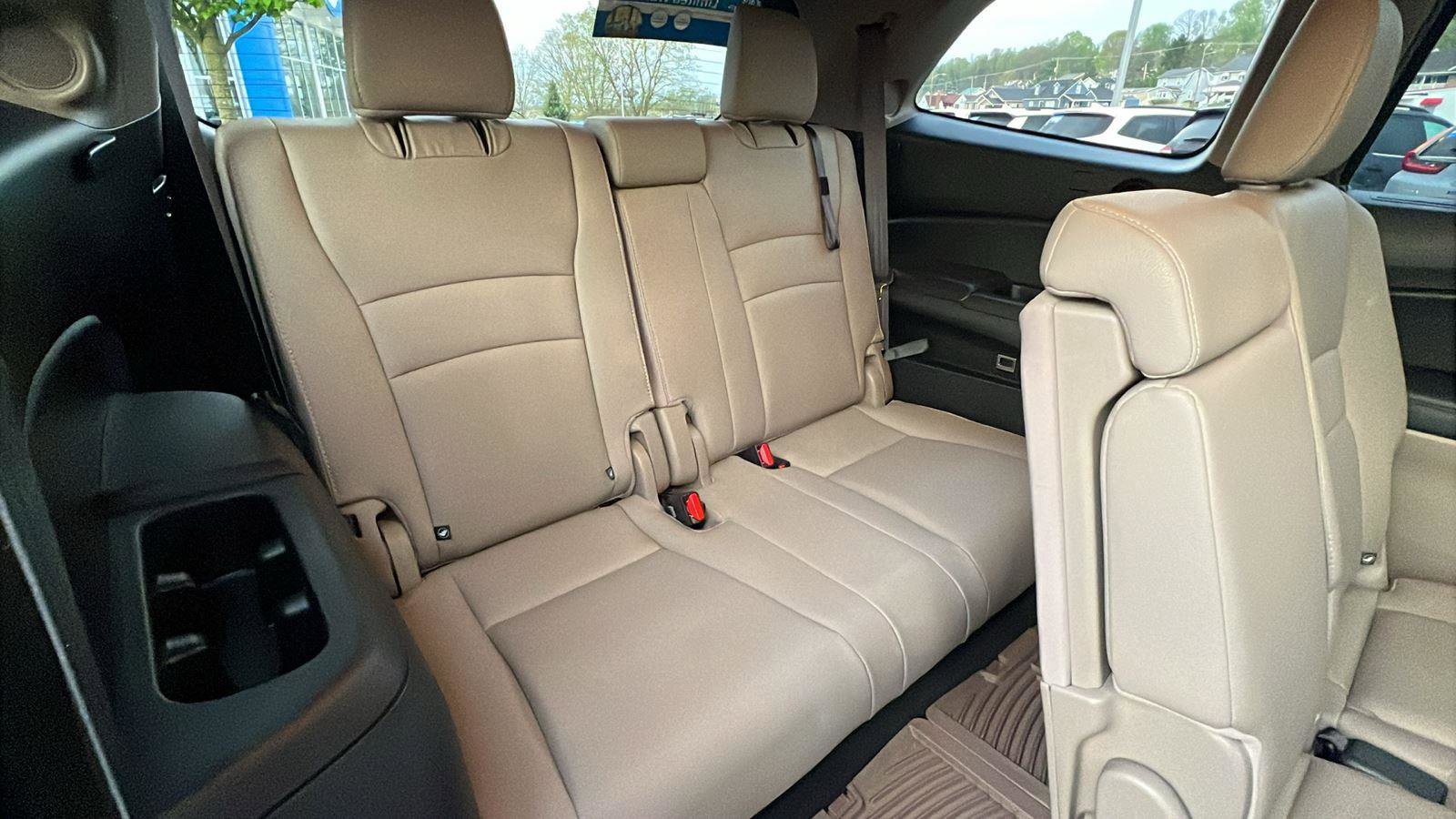 Used 2022 Honda Pilot Touring image 16